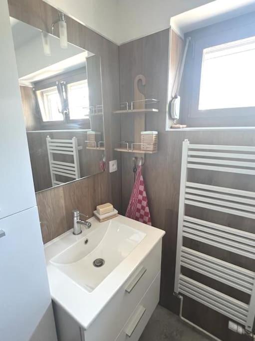 Au Petit Bonheur Apartment Horbourg Bagian luar foto