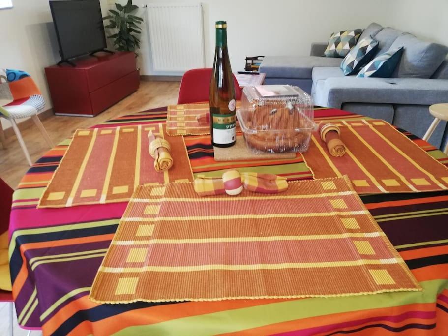 Au Petit Bonheur Apartment Horbourg Bagian luar foto